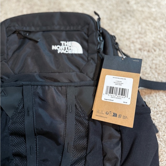 NWT The North Face Unisex Recon Day Travel Hike Student Backpack - Black - Picture 2 of 8